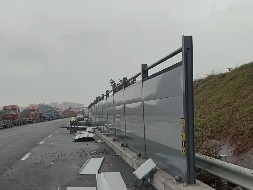 龍崗區(qu)防疫建(jian)設(shè)隔離醫(yī)院【旭東】鋼(gang)結構c款圍擋助力(li)加(jia)速(su)完成(cheng)